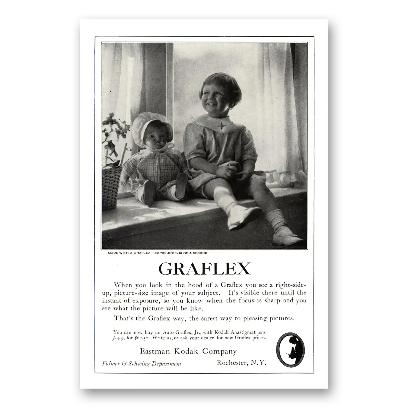 1923 Graflex Cameras When You Look In the Hood Vintage Magazine Print Ad