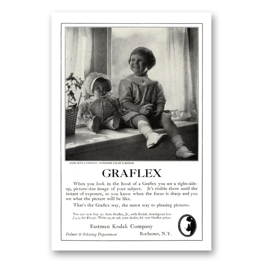 1923 Graflex Cameras When You Look In the Hood Vintage Magazine Print Ad