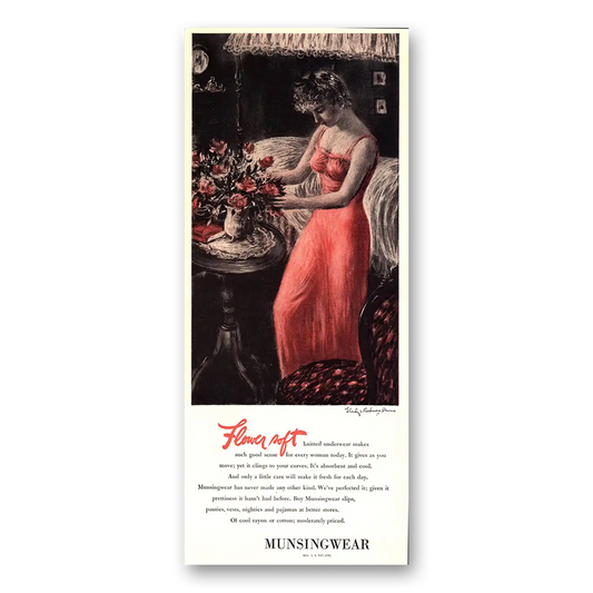 1944 Munsingwear Flower Soft Knitted Underwear Vintage Magazine Print Ad