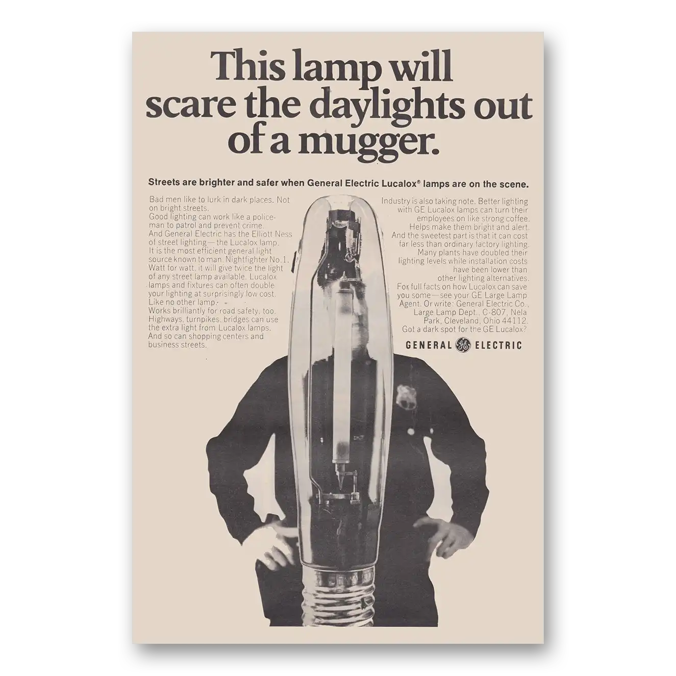 1969 GE Lamps This Light Will Scare the Daylights Out of Mugger Vintage Magazine Print Ad