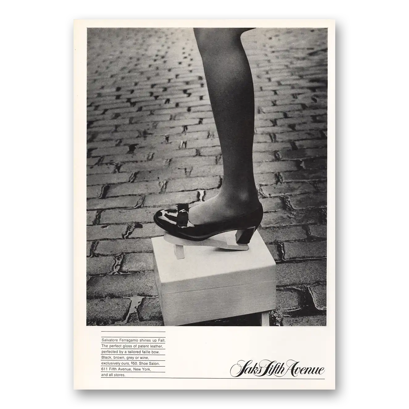 1973 Saks Fifth Avenue Salvatore Ferragamo Shoes Vintage Magazine Print Ad